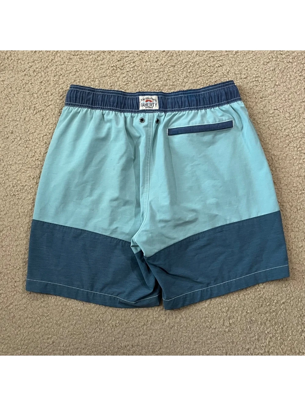 Faherty Beacon Jade & Navy Blue Colorblock Swim Trunks Size Large